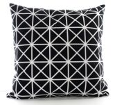 Poduszka dekoracyjna Czarno-biała geometryczny wzór trójkąty nowoczesna skandynawski minimalizm loftowa