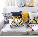 Nowoczesne poduszki dekoracyjne we wzory geometryczne - poduszki żółte i żółto-szare