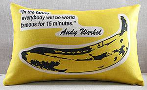 Żółta poduszka dekoracyjna podłużna nowoczesna retro banan grunge warhol loftowy 