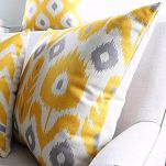 Żółta poduszka ozdobna Etno na kanapę